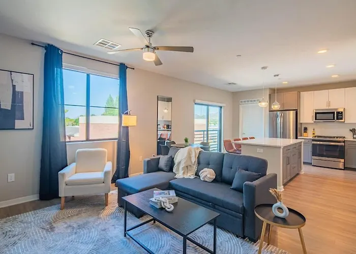 Modern 2br Uptown Biltmore Gym Pool Parking Wd * Phoenix