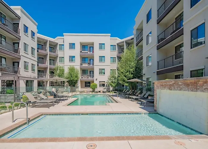 Modern 2br Uptown Biltmore Gym Pool Parking Wd Apartment Phoenix