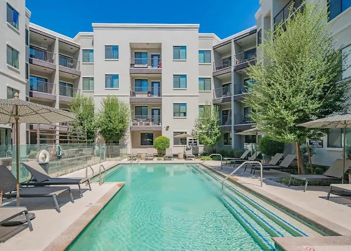 Modern 2br Uptown Biltmore Gym Pool Parking Wd Apartment *
