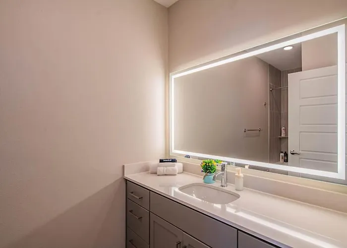 Modern 2br Uptown Biltmore Gym Pool Parking Wd Phoenix