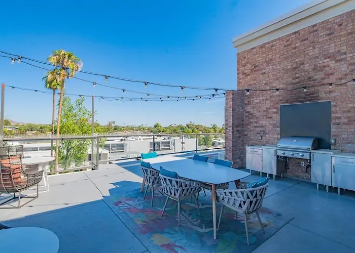 Modern 2br Uptown Biltmore Gym Pool Parking Wd *