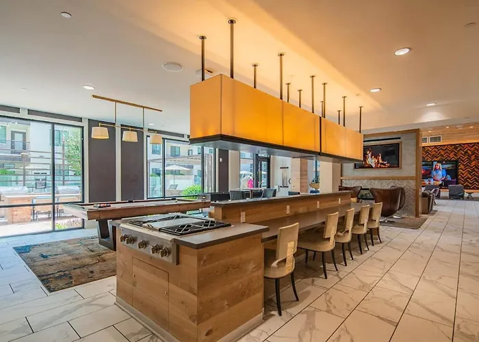 Apartament Modern 2br Uptown Biltmore Gym Pool Parking Wd